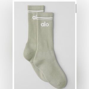 DECEMBER SPECIAL 🦃ALO Yoga Unisex Light Sage Green Crew Socks. New in bag.